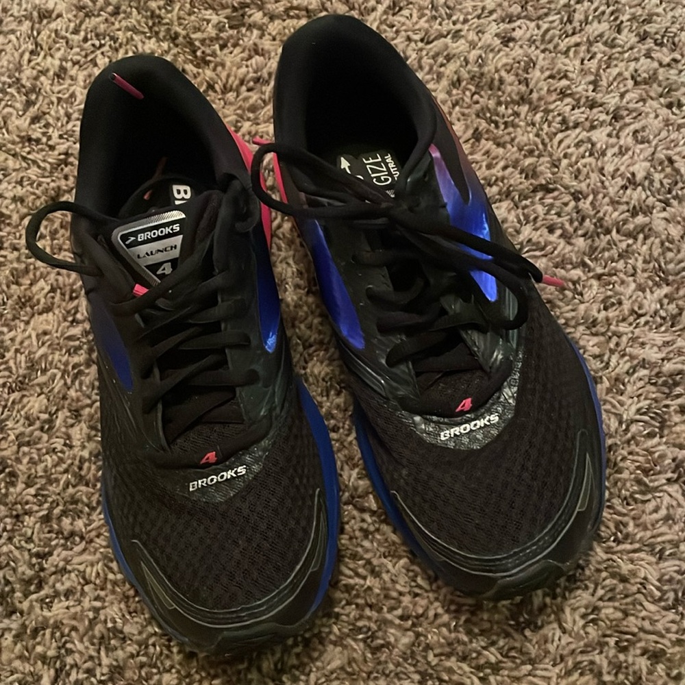 Women’s BROOKS sneakers
